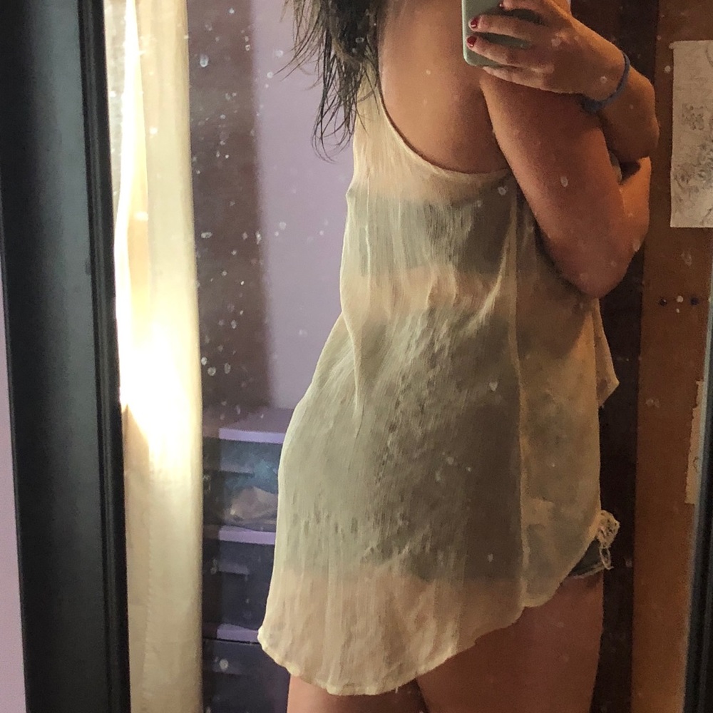 Flowy High-Low Patterned Tank - Picture 3 of 4